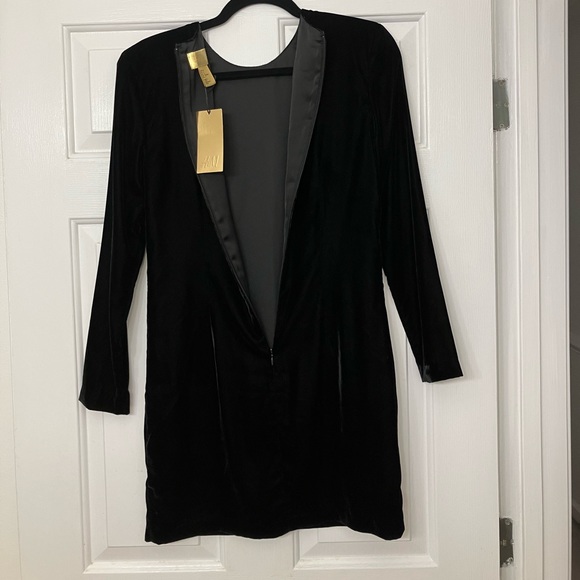 *Rare find* H&M Collection Black Velvet Party Dress with Sequin Detail NWT - Picture 4 of 5